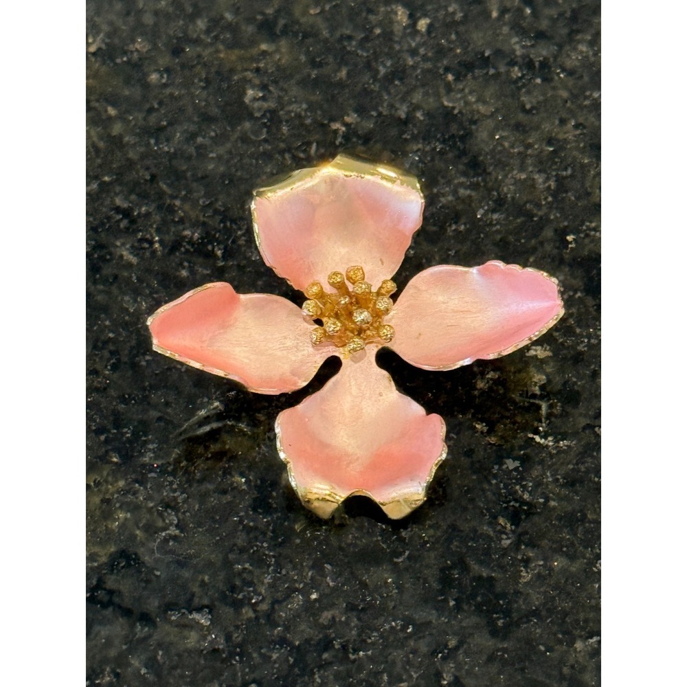 VTG Cerrito 1985 Dogwood Brooch Pin Pink Enamel Flower‎ Gold Tone Grandma Chic